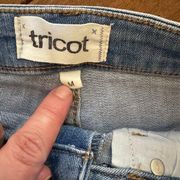 Tricot Women’s Cut Off Denim Shorts – Size M – Distressed, Stretchy, VGUC - Picture 4 of 8